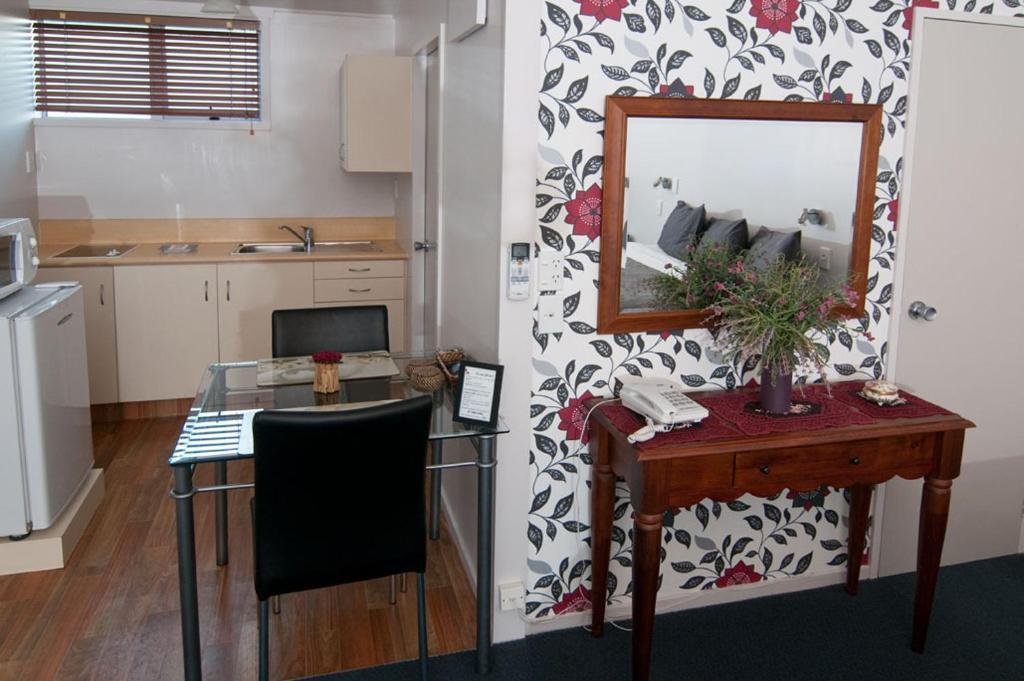 מטאמאטה Broadway Motel & Miro Court Villas חדר תמונה