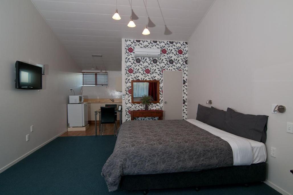 מטאמאטה Broadway Motel & Miro Court Villas מראה חיצוני תמונה